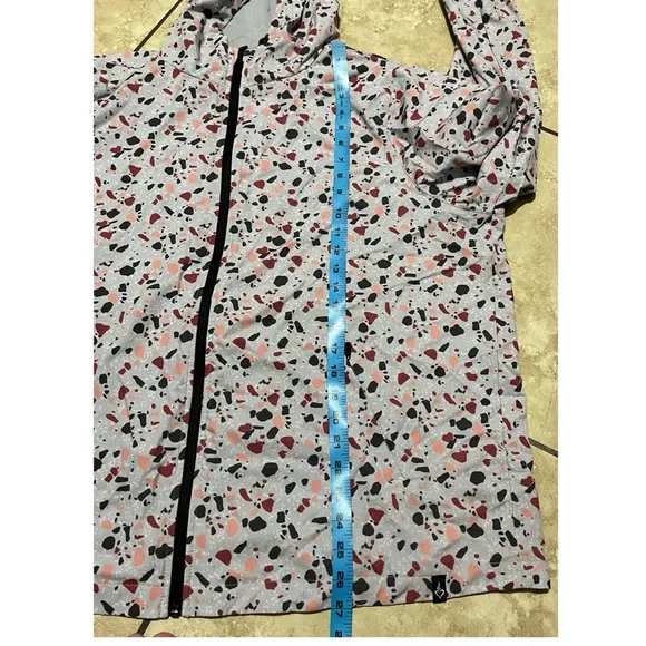 Happy Camper by Torrid Terrazo Print Active Jacket - Picture 5 of 7